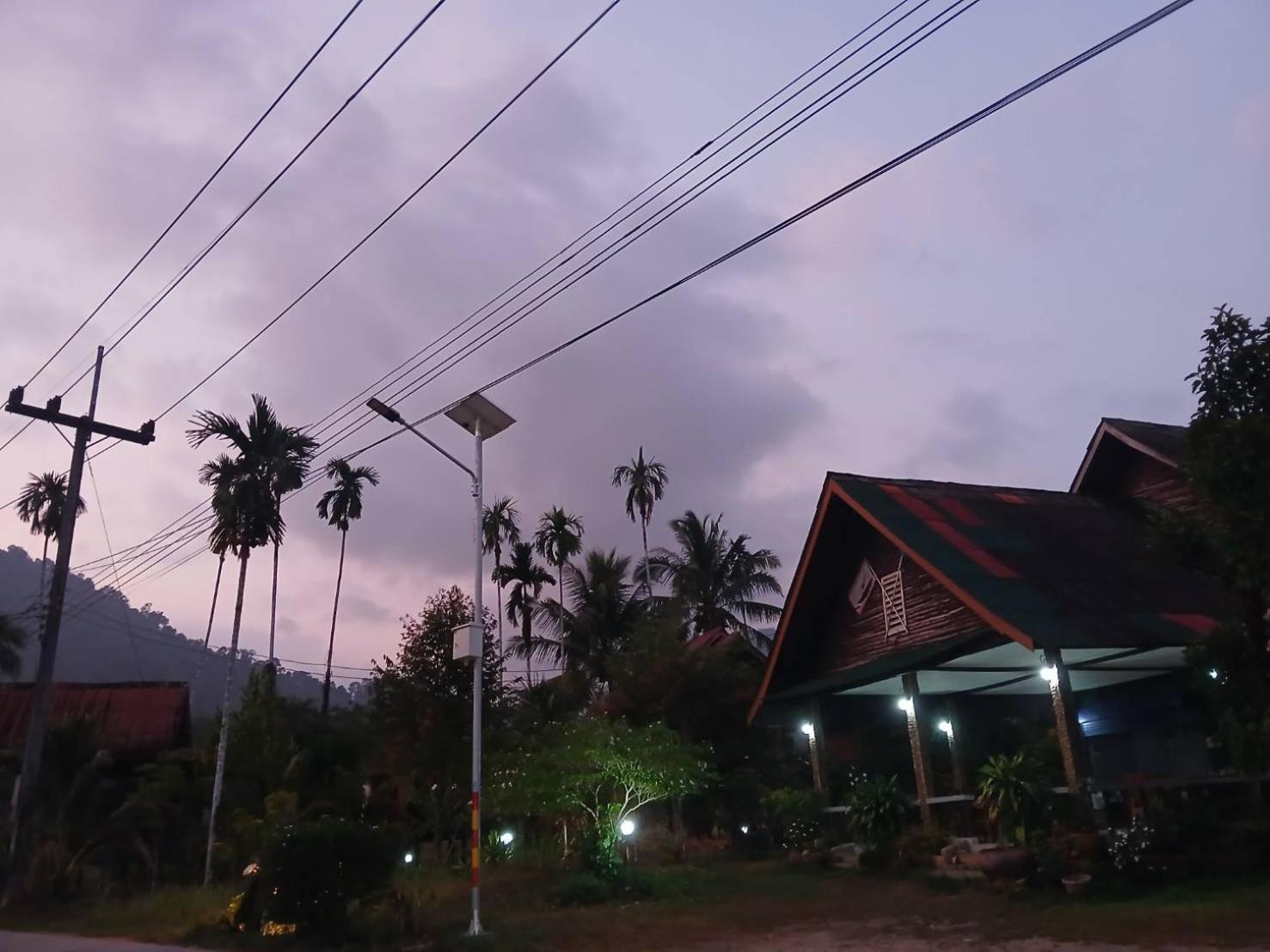 Hotel Bamboo House Khao Sok National Park Exterior foto